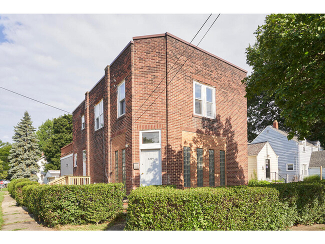 1214 Beardsley St, Unit B