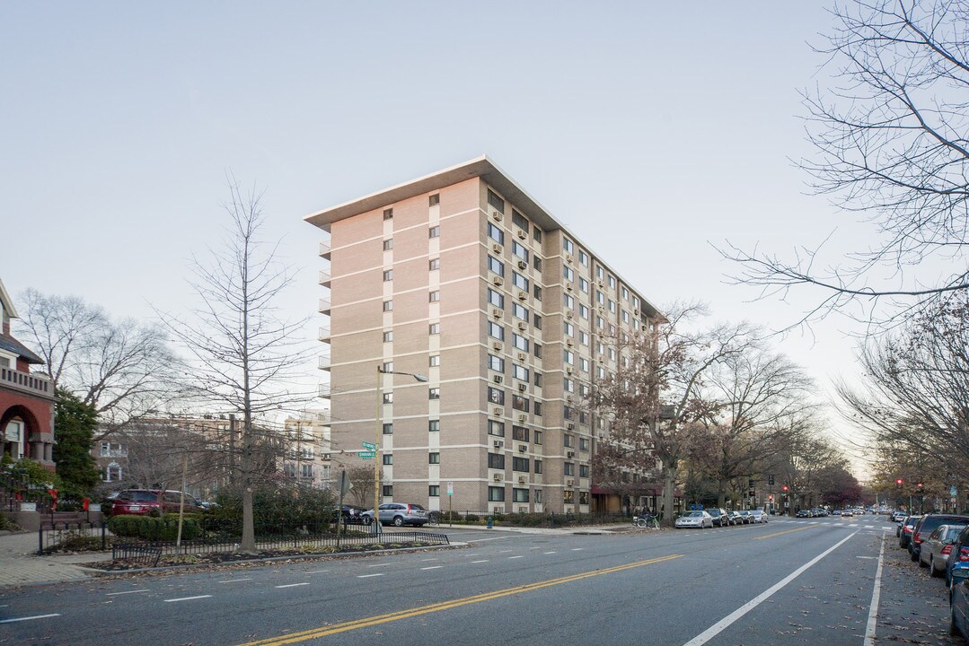 The Concord in Washington, DC - Building Photo