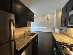 211 E Berkeley St, Unit 515 in Boston, MA - Building Photo - Building Photo