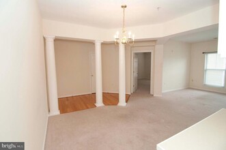 2921 Deer Hollow Way in Fairfax, VA - Building Photo - Building Photo