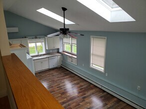 132 Lawrence Rd, Unit Accessiry in Salem, NH - Building Photo - Building Photo