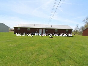 818-820 Cossack Dr in Middletown, IN - Building Photo - Building Photo