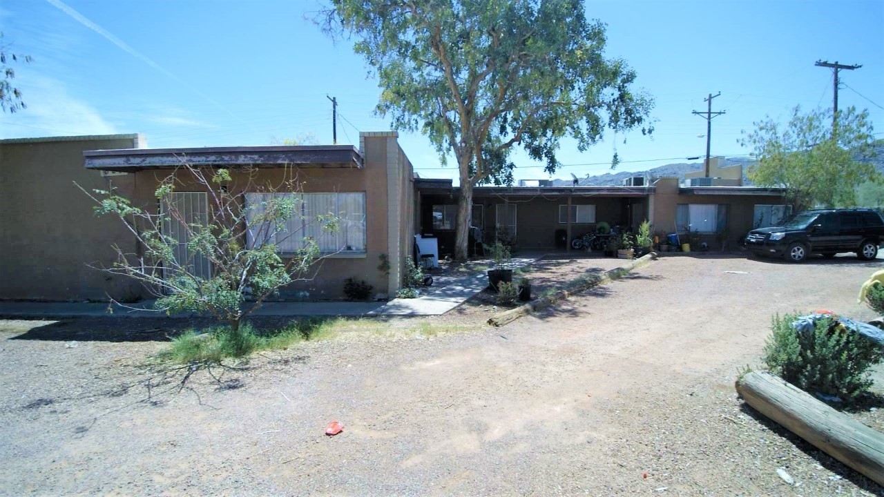 829 E Hazel Dr in Phoenix, AZ - Foto de edificio