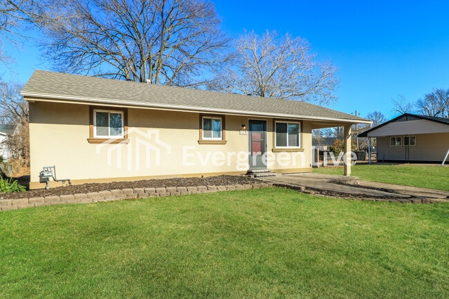 725 Tyson Dr in Florissant, MO - Foto de edificio - Building Photo