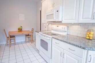 155 Strathmore Rd, Unit 02 in Boston, MA - Building Photo - Building Photo