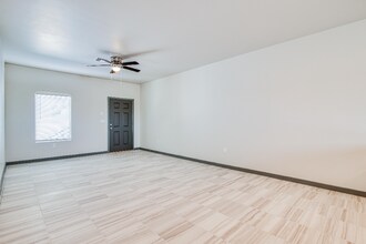 8945 Robert Dr, Unit C in El Paso, TX - Building Photo - Building Photo