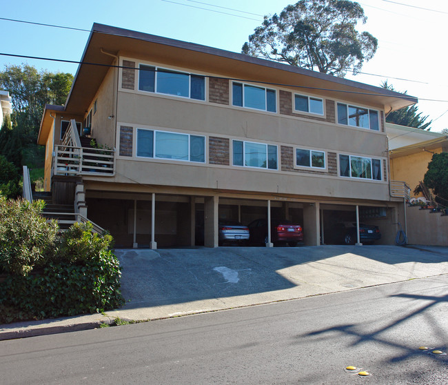 63 Roque Moraes Dr in Mill Valley, CA - Foto de edificio - Building Photo