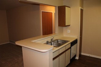 3670 S John Hix Rd in Wayne, MI - Building Photo - Building Photo