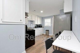 3339 Simmons St in Houston, TX - Building Photo - Building Photo