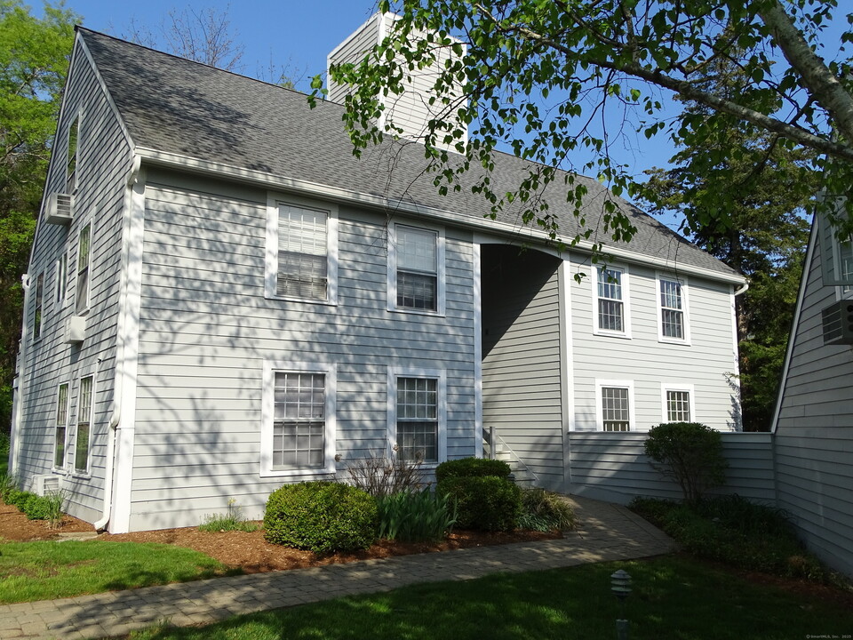 41 River Colony in Guilford, CT - Building Photo