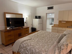 26 Diplomat Pkwy in Hallandale Beach, FL - Building Photo - Building Photo