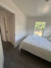 1728 NW Crouch St in Roseburg, OR - Building Photo - Building Photo