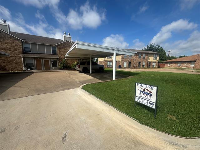 property at 726 Bluebonnet Dr