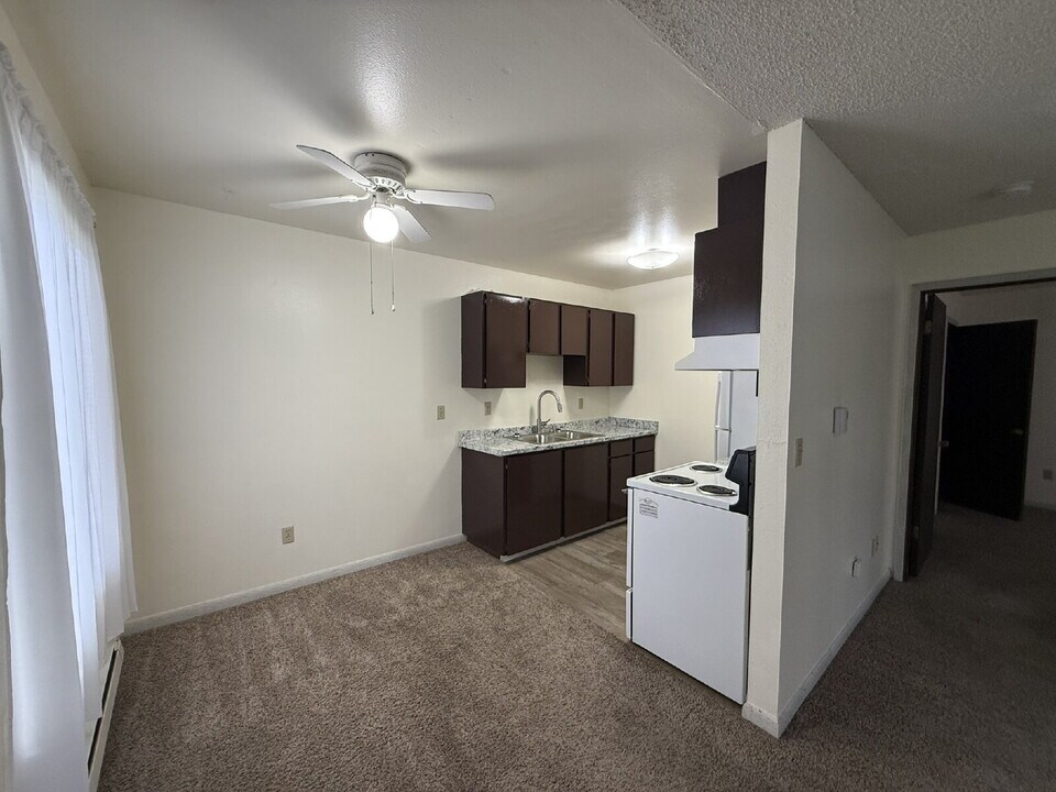 11037 SE 223rd St in Kent, WA - Building Photo