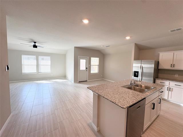 533 Crestridge Dr N in Cleburne, TX - Building Photo - Building Photo