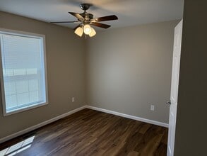 105 Robins Way, Unit A in Russellville, KY - Foto de edificio - Building Photo