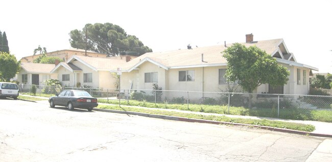 758-760 Wilcox Ave in Los Angeles, CA - Building Photo - Building Photo