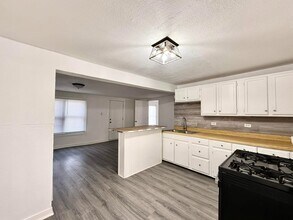 35 Monroe Ave NE in Ardmore, OK - Building Photo - Building Photo