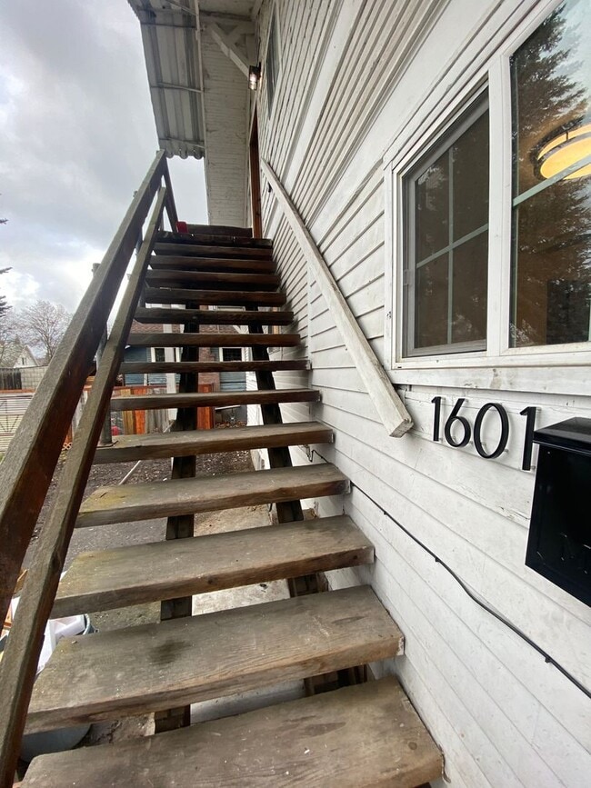 1601-1603 E Illinois Ave