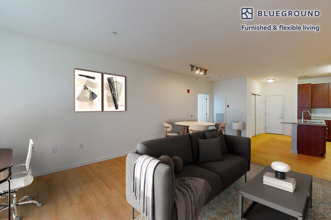 1700 E 5th St, Unit FL1-ID2203A in Huntington Station, NY - Building Photo - Building Photo