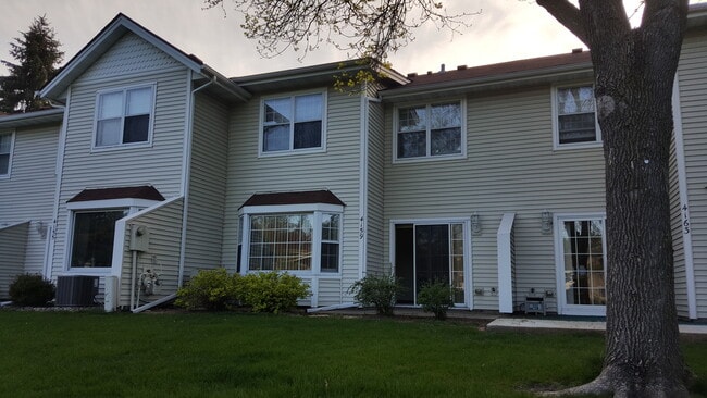 property at 4159 Maureen Dr NE