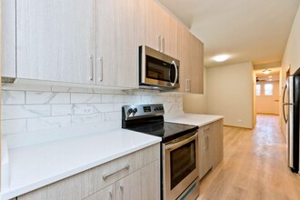 1547 W Augusta Blvd in Chicago, IL - Building Photo - Building Photo
