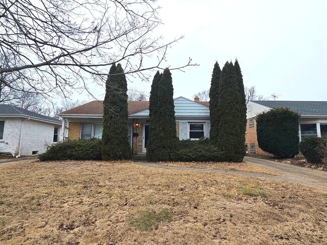 213 Thelin Ct in Wilmette, IL - Foto de edificio - Building Photo