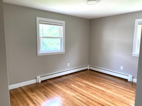 252 Hill St in Norwood, MA - Building Photo - Building Photo