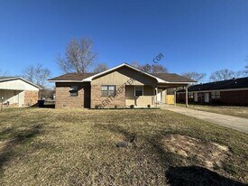 403 Rhode Island St in Beebe, AR - Building Photo