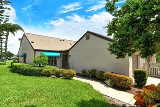 6041 Clubside Dr in Sarasota, FL - Building Photo - Building Photo