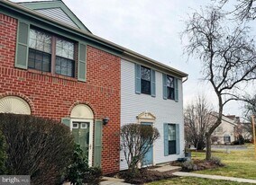 5 Stout Ct in Trenton, NJ - Building Photo