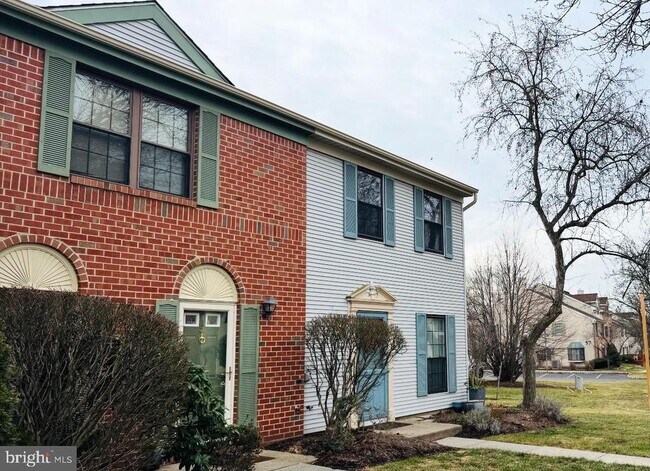 property at 5 Stout Ct