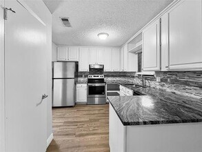 8802 Deerwood Dr in Rowlett, TX - Building Photo - Building Photo
