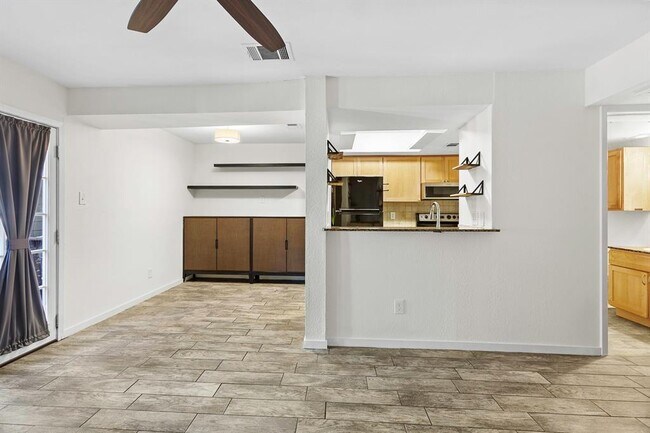 3627 Menchaca Rd in Austin, TX - Foto de edificio - Building Photo