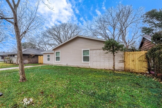 property at 5755 Heron Dr