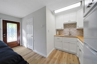 4072 TX-105 in Navasota, TX - Building Photo - Building Photo