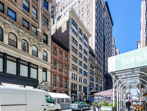 24 E 21st St in New York, NY - Foto de edificio - Building Photo