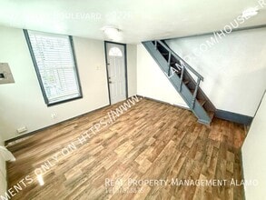 222 Army Blvd in San Antonio, TX - Building Photo - Building Photo