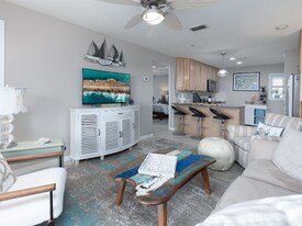 201 10th Ave N in Jacksonville Beach, FL - Building Photo