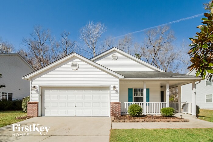 7916 Long Shadow Ln in North Charleston, SC - Building Photo