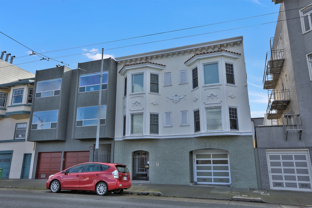 1777 Chestnut St in San Francisco, CA - Building Photo