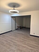 6235 Dias Ave in Sacramento, CA - Foto de edificio - Building Photo