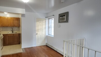 3741 60th St in Woodside, NY - Building Photo - Building Photo