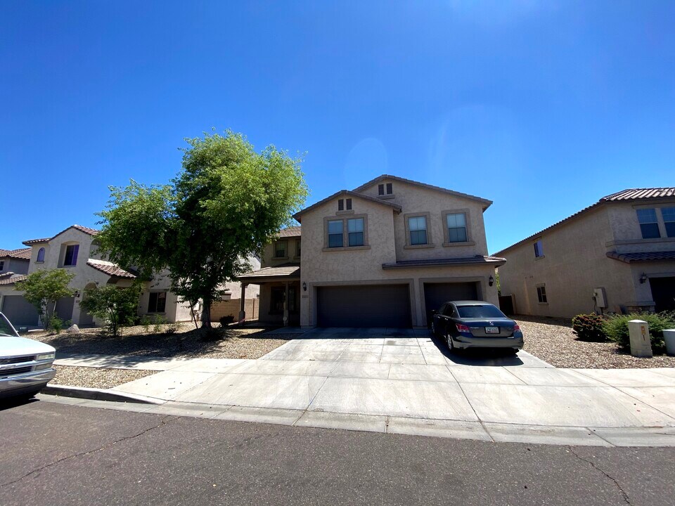 5529 W Coles Rd in Phoenix, AZ - Building Photo