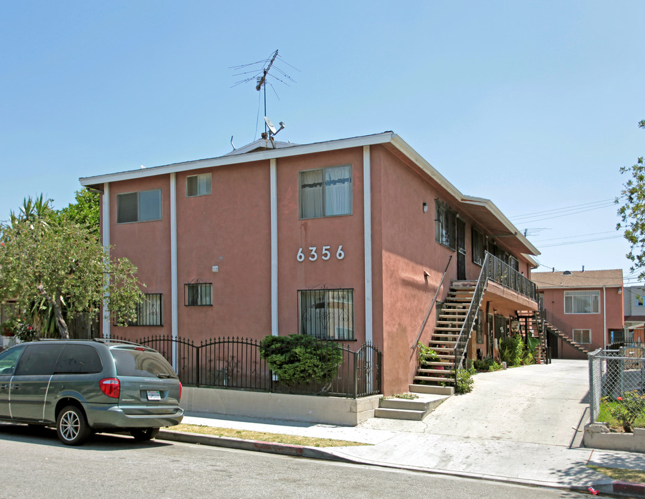 6356 Middleton St in Huntington Park, CA - Building Photo