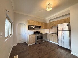 460 King William St in Hamilton, ON - Building Photo