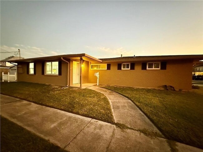 property at 1385 Cherokee Ave