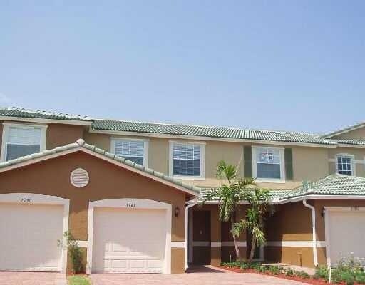 2788 SE Birmingham Dr in Stuart, FL - Building Photo