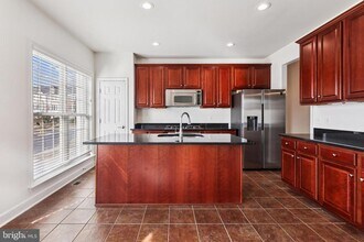 14551 Crossfield Way in Woodbridge, VA - Building Photo - Building Photo