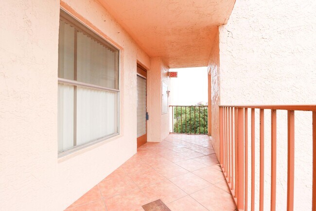 14623 Bonaire Blvd in Delray Beach, FL - Building Photo - Building Photo